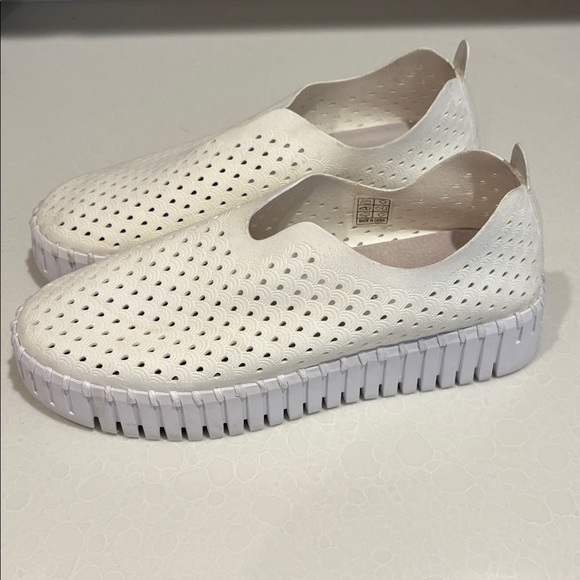 Ilse Jacobsen Off-White Hornbaek Perforated Platform Slip-Ons Sz 39 - Picture 2 of 11